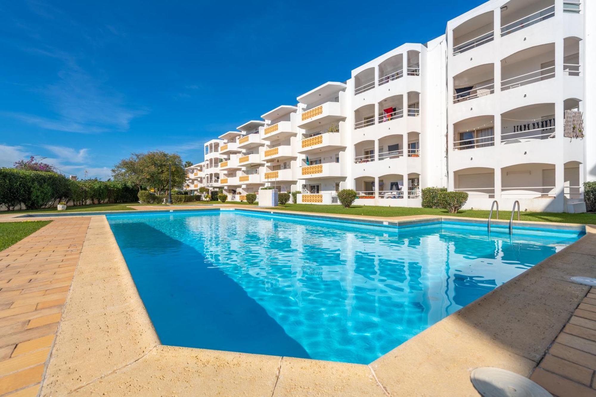 Algarsun - Idealy Situated Holiday Apartment With All Modern Comfort Albufeira Exteriör bild